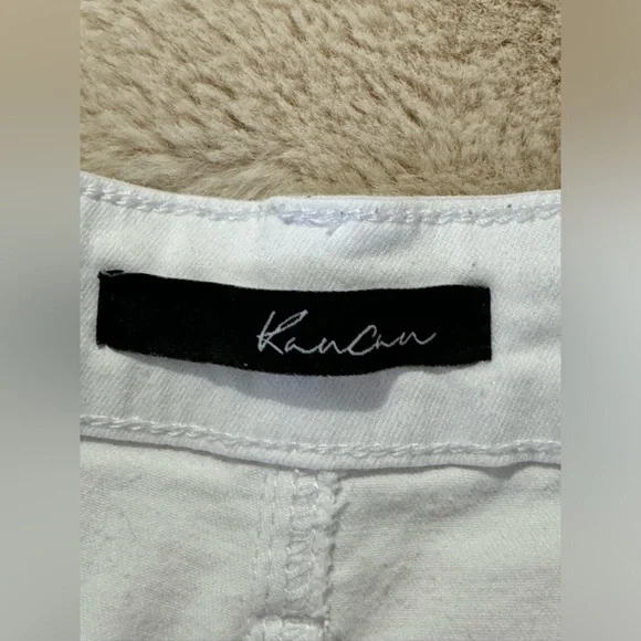 KanCan distressed cuffed shorts. Size 13/30 - Picture 5 of 6